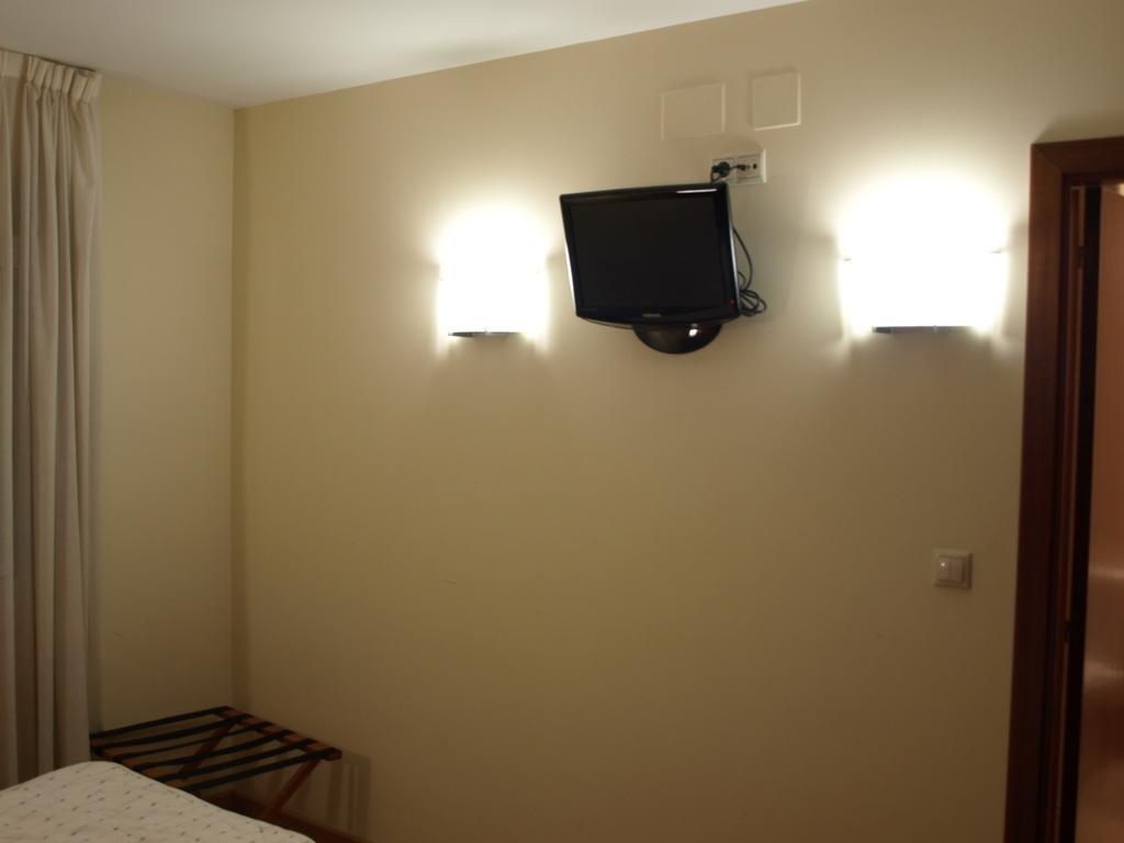 Pension Viella Asturias Oviedo Ruang foto